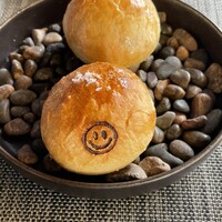 BALCONE SHIBUYA - 熱々で提供されるパン