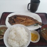 四日市ヒモノ食堂 - 真ほっけで定食 800円