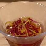 登喜和鮨 - 口直し かきのもと(新潟産食用菊)