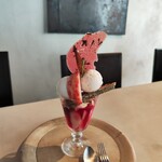 Parfait tokidoki - 白桃と赤紫蘇のパフェ