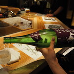 스시 로바타 키타로우즈시 도구야스지 요코초점 - 첫 잔은 일본주(바쿠렌)로 시작합니다