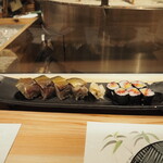 스시 로바타 키타로우즈시 도구야스지 요코초점 - 특제 고등어 마츠마에 롤寿し 하프 & 토로타쿠