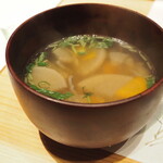 스시 로바타 키타로우즈시 도구야스지 요코초점 - 아오모리 하치노헤 명물 센베이 국