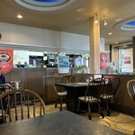 やまがたべこいち - 店内（座席より右まわり）➡