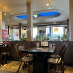 やまがたべこいち - 店内（座席より右まわり）➡