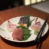 茶茶 このか - 刺身5種盛り合わせ　まぐろ、すずき、かつお、ぶり、ほたて