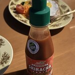 フフフ - シラチャーソース