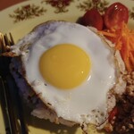 フフフ - ガパオライス、プレート左側！