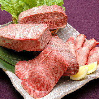 産地直送！！厳選米沢牛を使用。