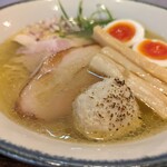 横浜淡麗らぁ麺 川上 - 特製塩らぁ麺（1300円）