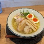 横浜淡麗らぁ麺 川上 - 特製塩らぁ麺（1300円）