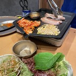Hyunchan Bulgogi 福井大和田店 - 店員さんが焼いてくれます♥
