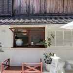 B-yond - 店舗  外観