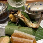 奈良 而今 - 唐墨の味噌漬け　大根
      万願寺唐辛子　海老真薯
      のどぐろの柿の葉寿司
      琵琶湖の鮎の塩焼き　蓼酢　とうもろこし