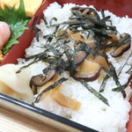 都寿司 - 特上ちらし（大とろ，うに，いくら，真鯛，ほたて，いか，甘えび，玉子）