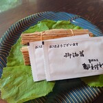 都わすれ - 朝といえば　納豆と焼き海苔　納豆は藁に入ってます！