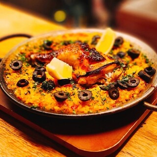 名物パエリアは必食◎お洒落カジュアルな地中海料理ダイニング♪