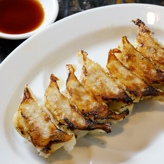 【餃子】肉汁ジューシーな手作り餃子