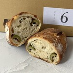 人舟 - タイム酵母オリーブパン　断面