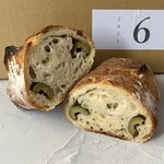 人舟 - タイム酵母オリーブパン　断面