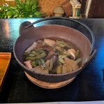 郷土料理ともん - 山菜の地域は終了でこれからは夏きのこの採集になるそうです。