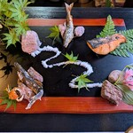 郷土料理ともん - 鮎は東京都秋川と群馬県上野村の神流川産。そして極厚のサクラマス