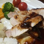 キッチン ブルー グローブ - 斜めにカットしているので、ソテーは厚め