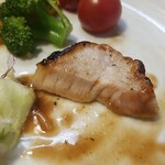 キッチン ブルー グローブ - ソテーとサラダ、野菜で食べ進めます