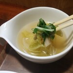 キッチン ブルー グローブ - 具沢山なスープ