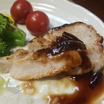 キッチン ブルー グローブ - ソテーにはソースをタップリ