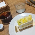 ア コテ ドゥ テ - 