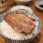 炭火焼肉ホルモンさわいし - 