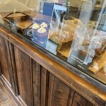 ベイク ルーム - この三種類のケーキと、、ショートブレッドしか残ってなかった。15時。