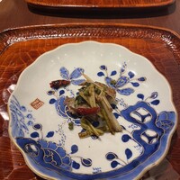 月居 赤坂 - 牛頬肉の山椒がけ