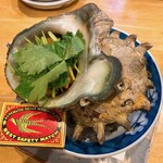 炭火割烹とも - S級(超巨大)カマサザエの壺焼き