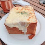 ジロー珈琲 - グラタントースト