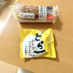 ベルマートキヨスク - どら一・おもいでカスタードとこだわりソースの焼きそばパン