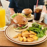 クリッターズバーガー - ハインツのケチャップやマスタードは小袋で