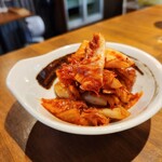 炭火焼肉ホルモンさわいし - キムチ