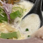 鶏soba 座銀 - スープはふんわり