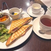 CINQ - 