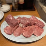 炭火焼肉ホルモンさわいし - 