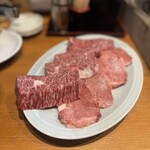 炭火焼肉ホルモンさわいし - 和牛特選ハラミと黒毛和牛特選タン