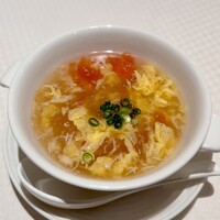 崎陽軒本店 嘉宮 - トマトと蟹肉のフカヒレスープ