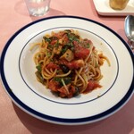 シェガーノ - グリルチキンのトマトソースパスタ♪