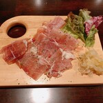 Cheese Dining Zolo - 原木生ハム切り落とし　780円