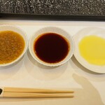 とんかつ マンジェ - ソース、オリーブオイル