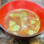 とんかつ マンジェ - 赤出し