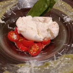 Cheese Dining Zolo - 贅沢ブラータチーズのカプレーゼ