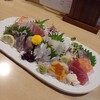 빈쵸우야 - 笑顔店主直伝の盛り刺(10種類)　太刀魚、カンパチ、鯛、アジ、ウニ、マグロ、イクラ、タコ、シメサバです。